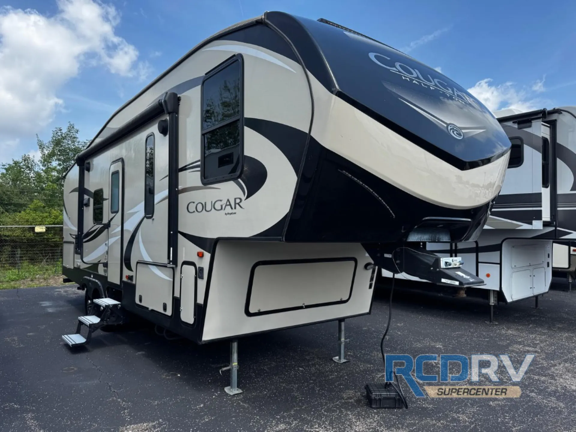 2018 Keystone Cougar Half-Ton Series 25RES - Photo 2