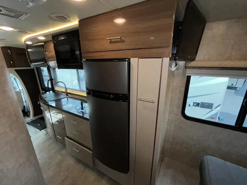 2016 Winnebago View 24G - Photo 3