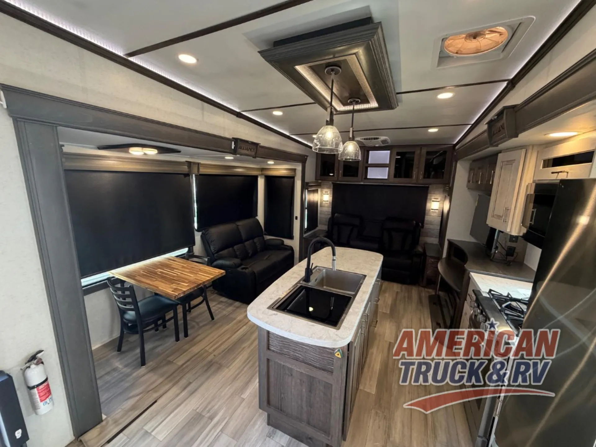 2022 Alliance RV Paradigm 340RL - Photo 3