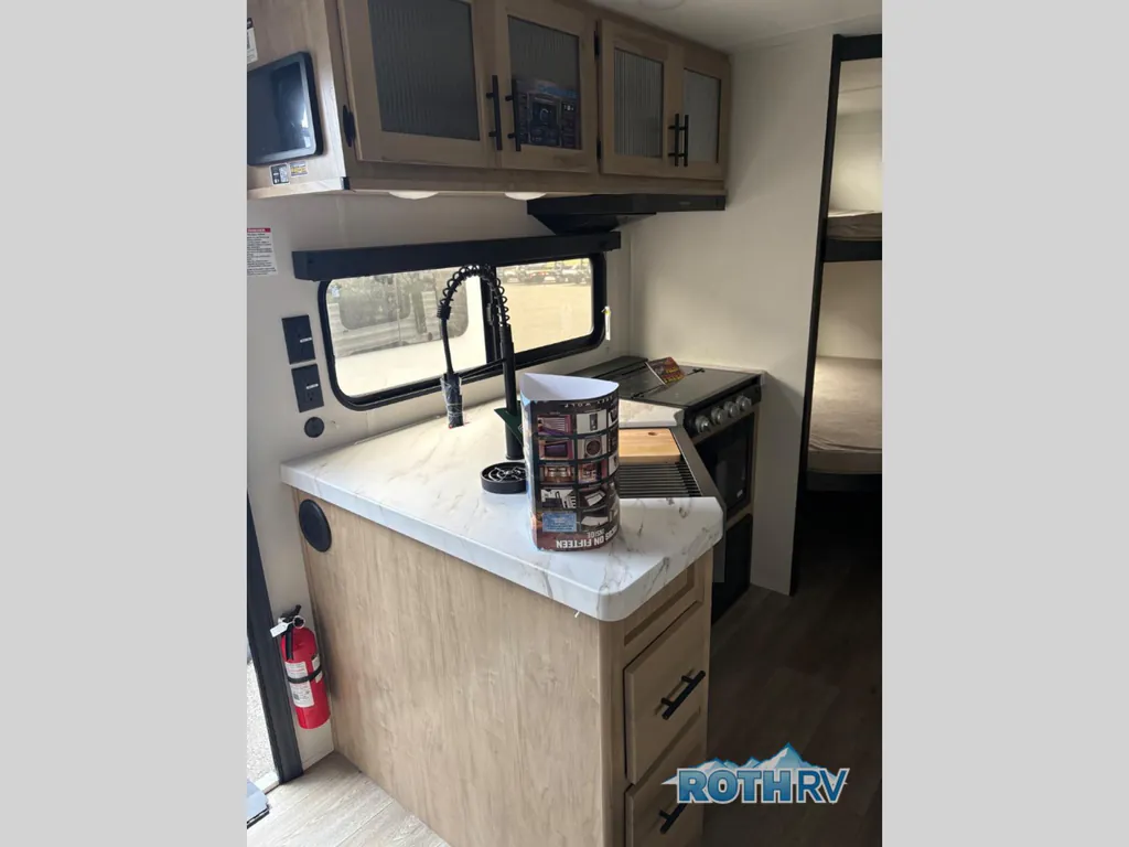 2027 Forest River Cherokee Grey Wolf 23MK, Photos photo 7