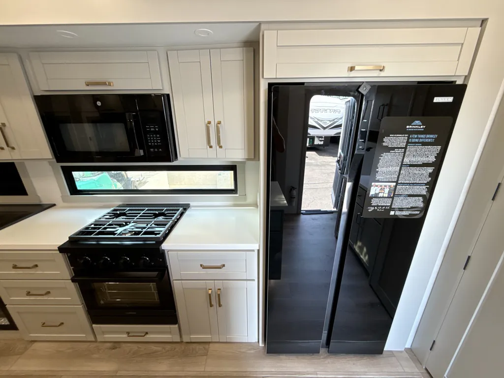 2026 Brinkley Model Z 3600, Photos photo 15