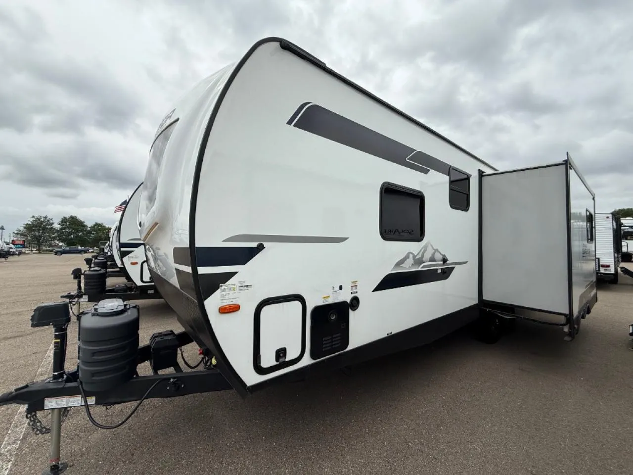 2024 Forest River Grand Surveyor 253RLS - Photo 4