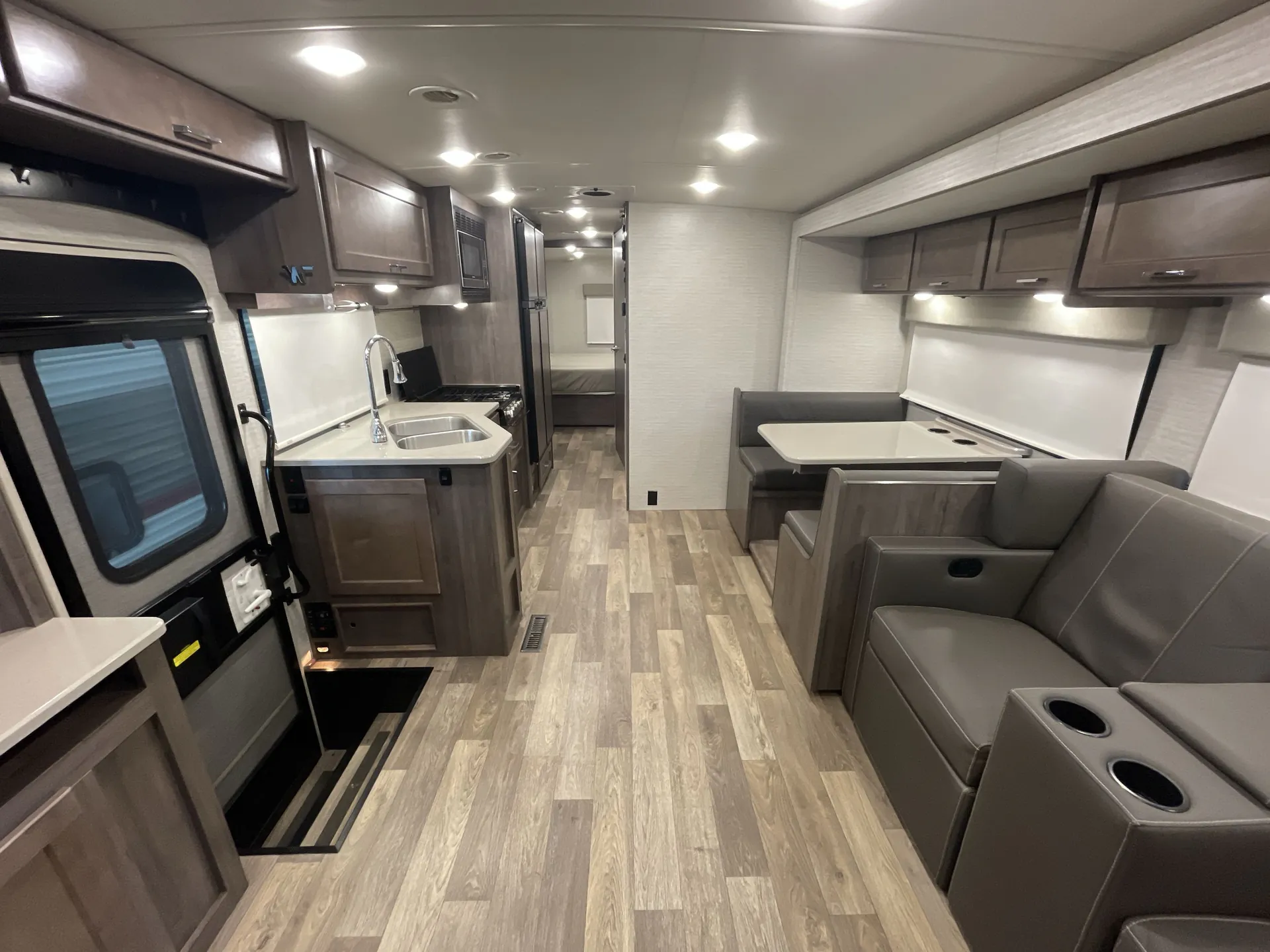 2021 Winnebago Sunstar 35U - Photo 4