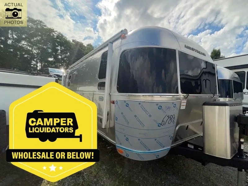 2025 Airstream RV Globetrotter 25FB Twin - Photo 2