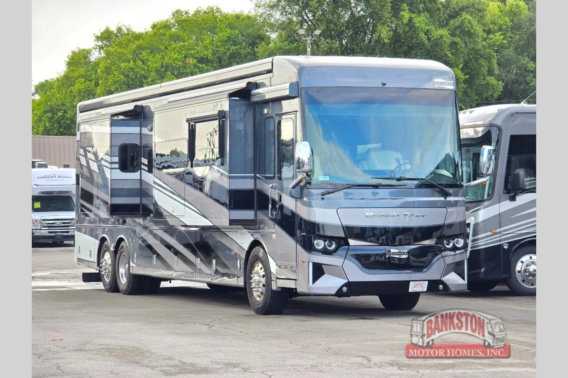 2024 Newmar Dutch Star 4325 - Photo 2
