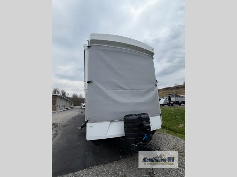 2026 Alliance RV Benchmark 44RKL - Photo 4
