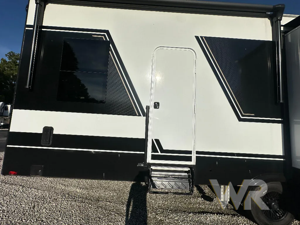 2025 Brinkley Model G 3970, Photos photo 8