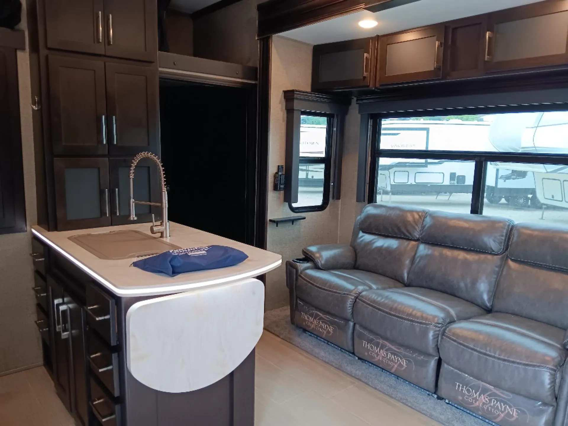 2017 Keystone Raptor 352 - Photo 3