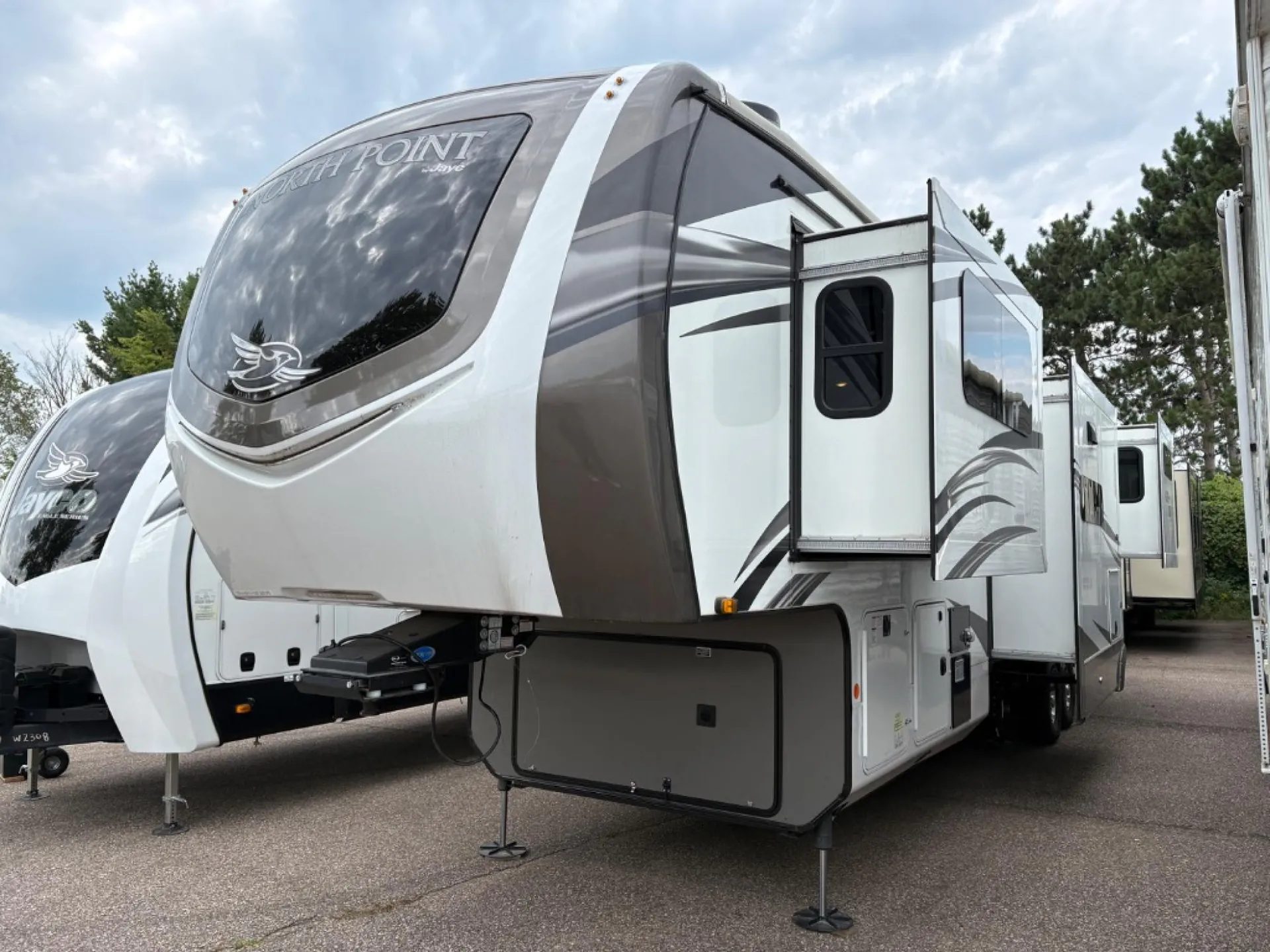 2021 Jayco North Point 382FLRB - Photo 4