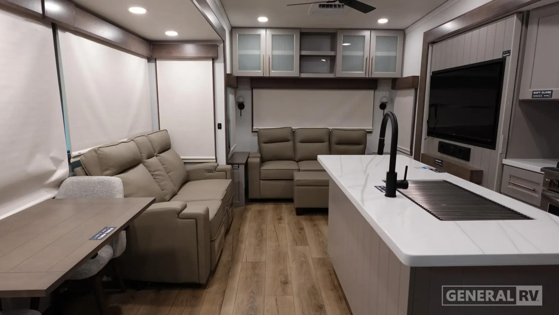 2026 Alliance RV Paradigm 310RL - Photo 3