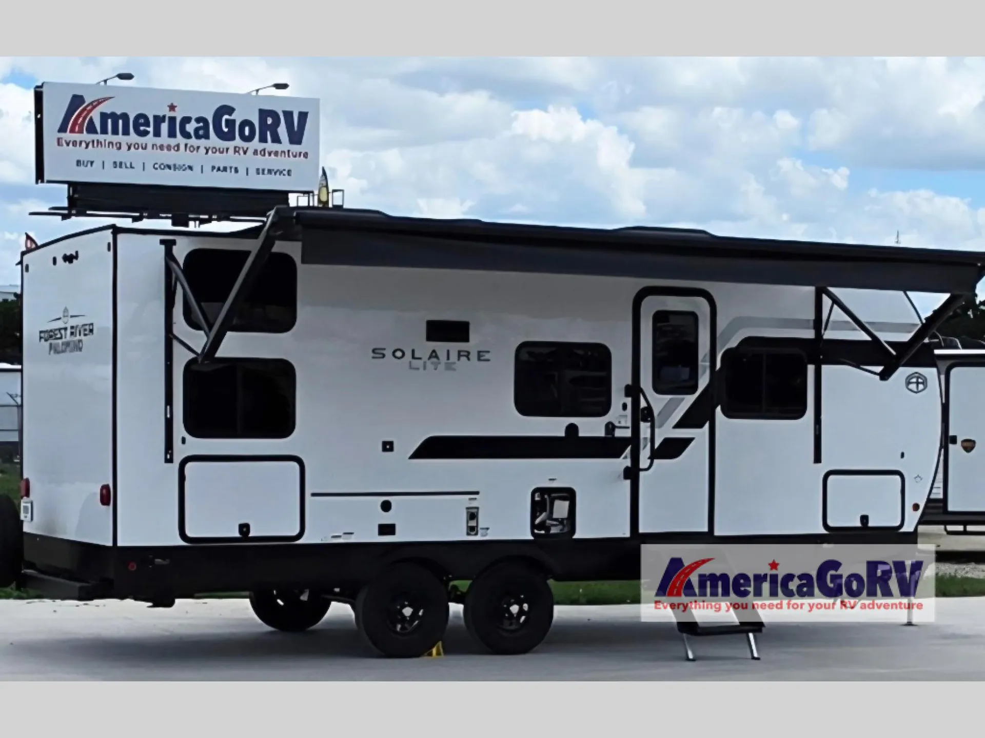 2027 Forest River Solaire Lite 235BH dealer photo 4 from America Go RV
