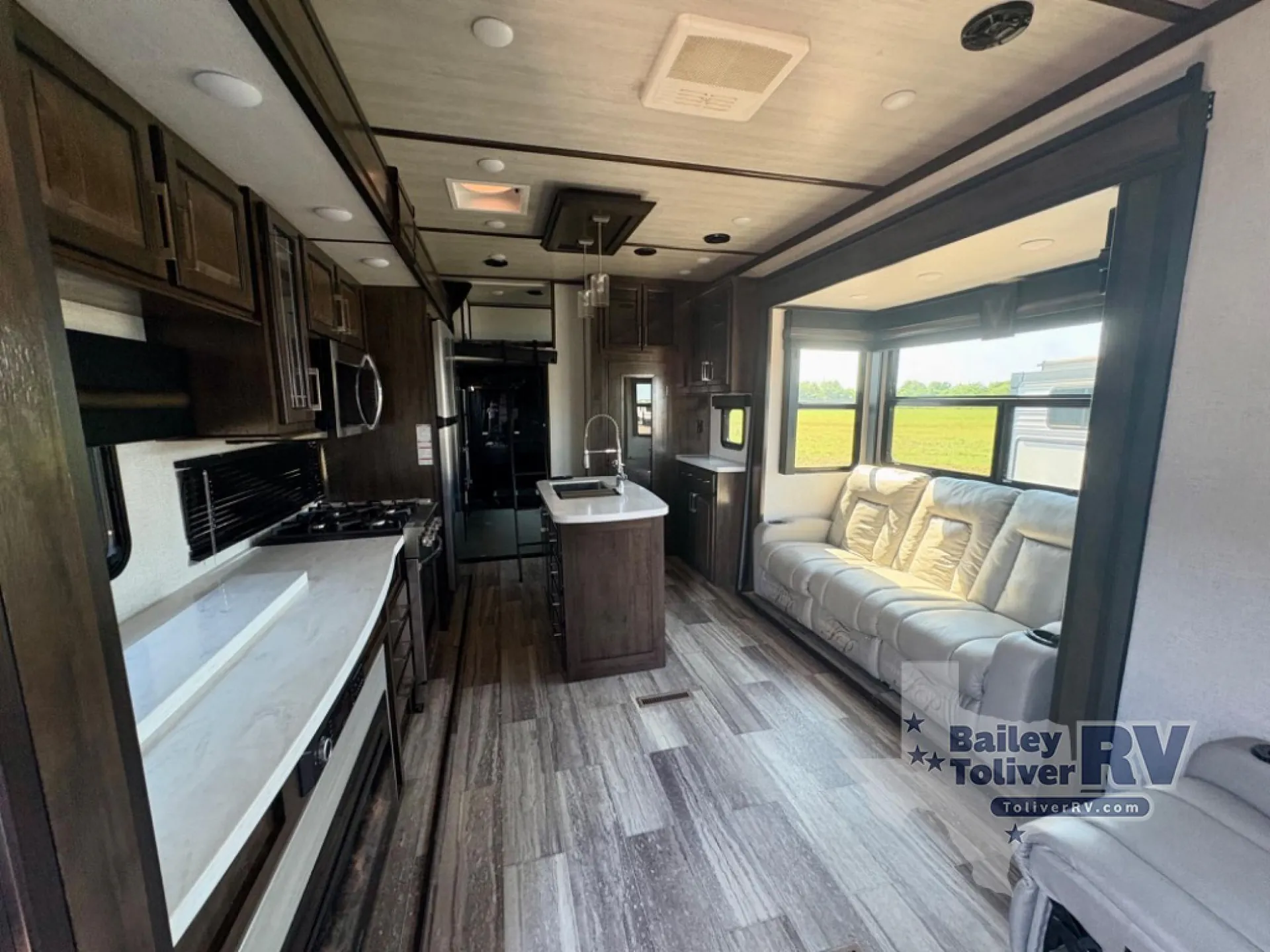 2021 Dutchmen Voltage 4175 dealer photo 2 from Toliver RV