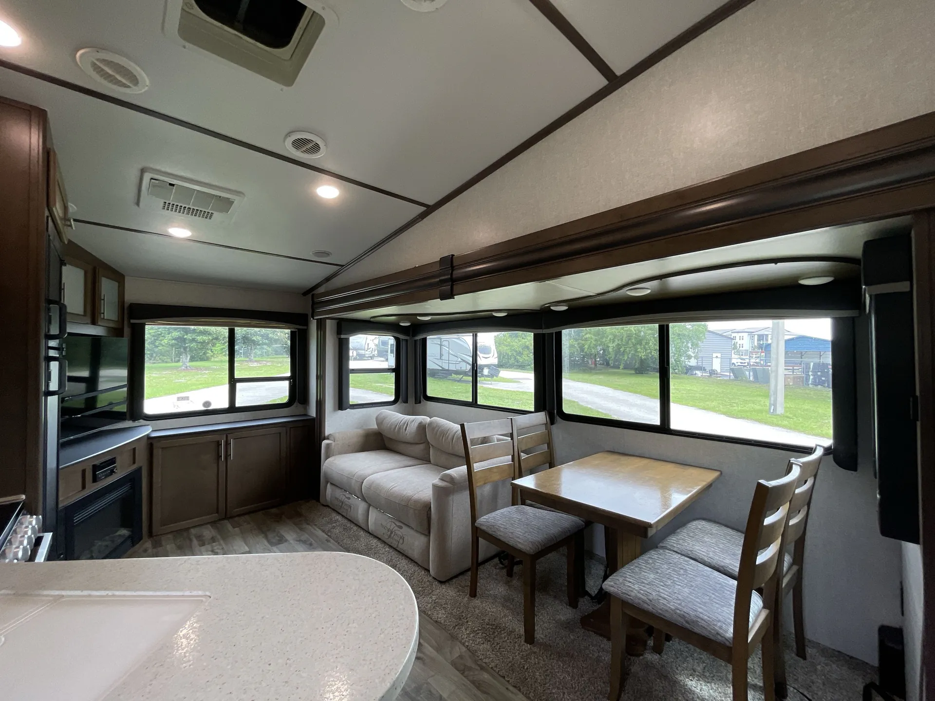 2019 Keystone Cougar Half-Ton 25RES — living area main