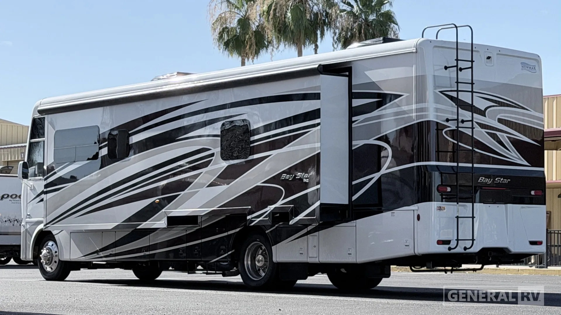 2024 Newmar Bay Star 3618 - Photo 4