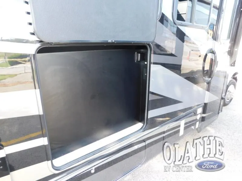 2027 Coachmen Freelander 31MB - Photo 3