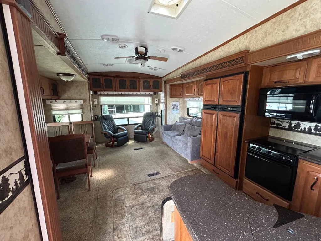 2012 Keystone Montana 3100RL, Photos photo 4