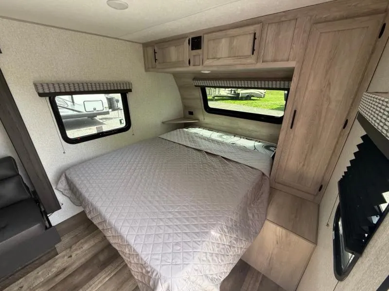 2022 KZ Escape 231BH - Photo 3