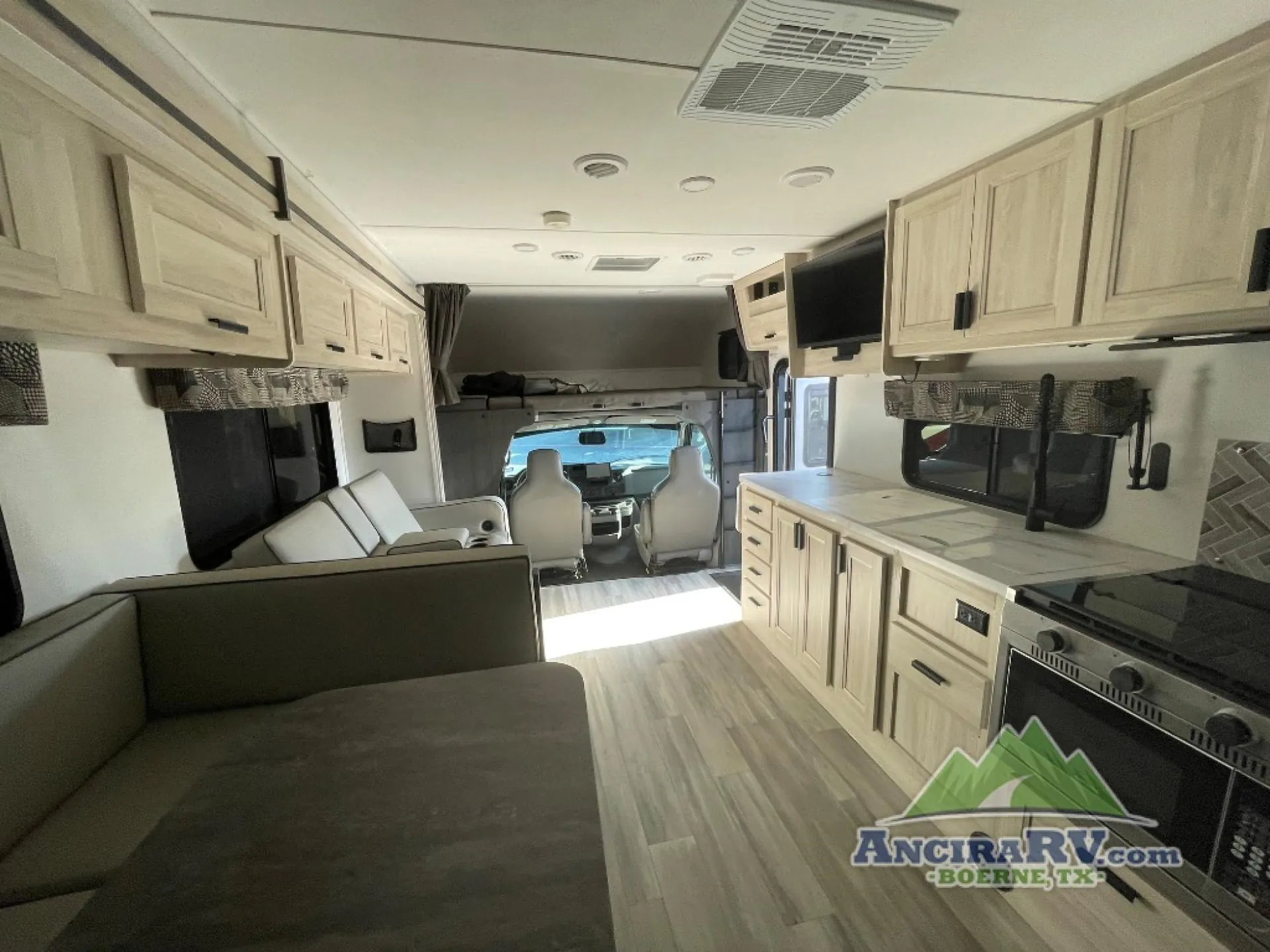 2023 Forest River Sunseeker Classic 3010DS - Photo 3
