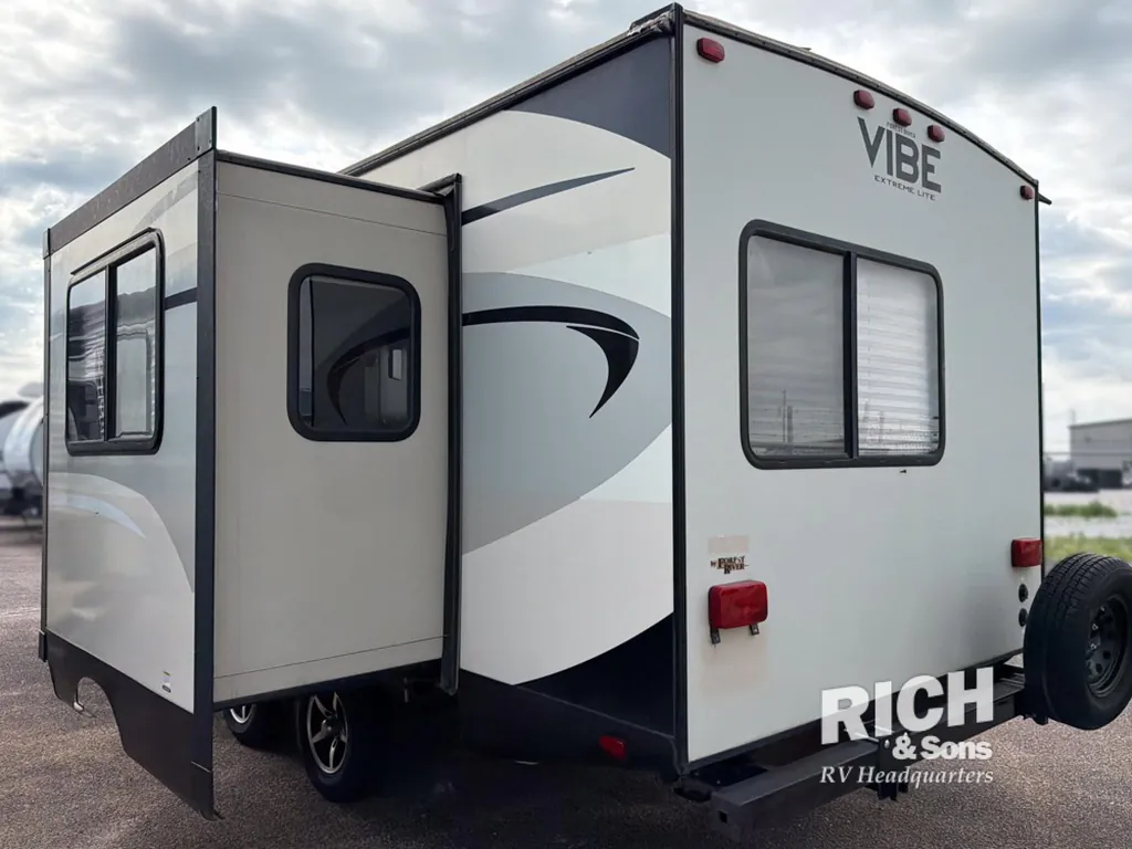 2017 Forest River Vibe Extreme Lite 224RLS, Photos photo 4