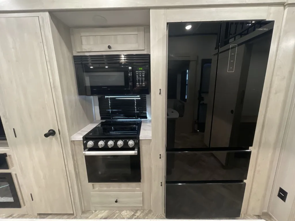 2023 Forest River Wildcat 369MBL, Photos photo 18