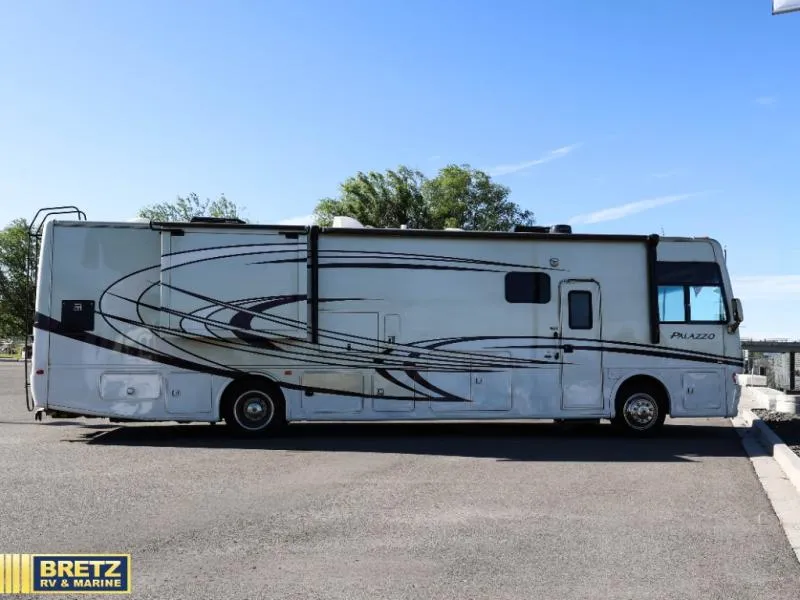 2014 Thor Motor Coach Palazzo 36 1 - Main photo