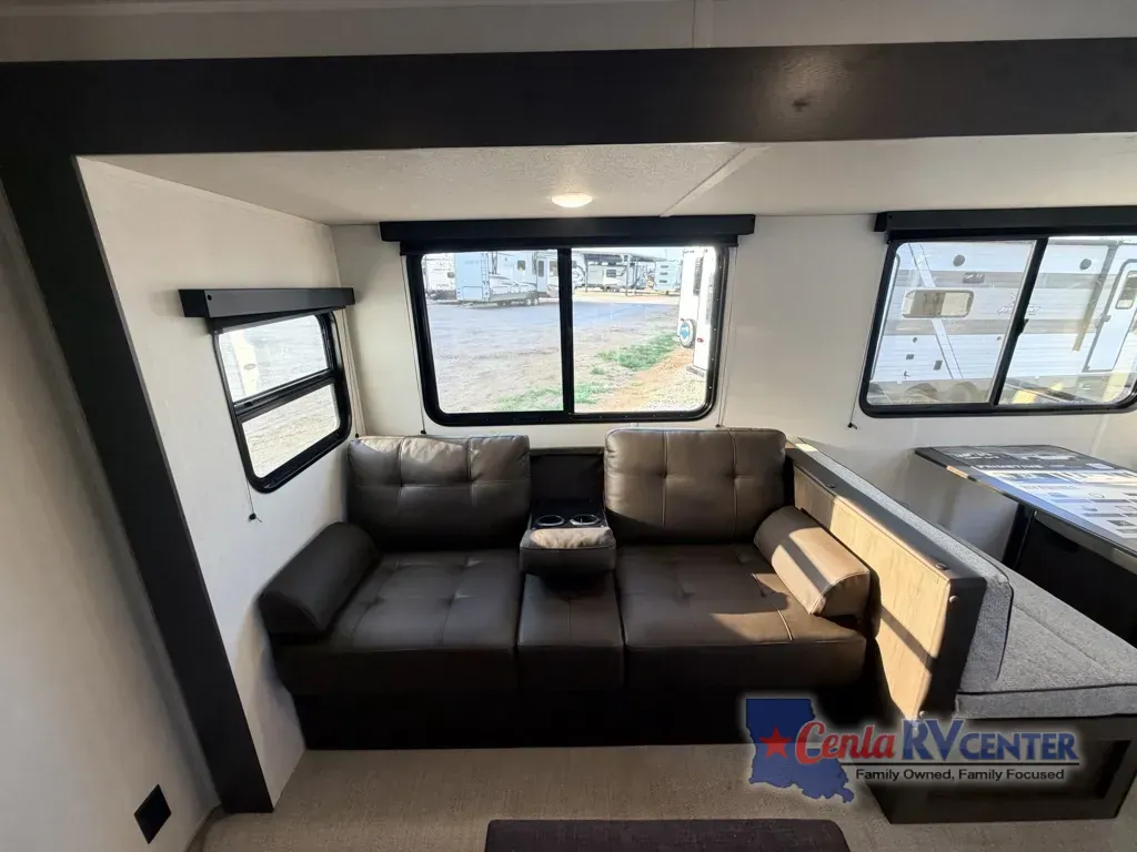 2027 Forest River Avenger 26DBS — Photo 6