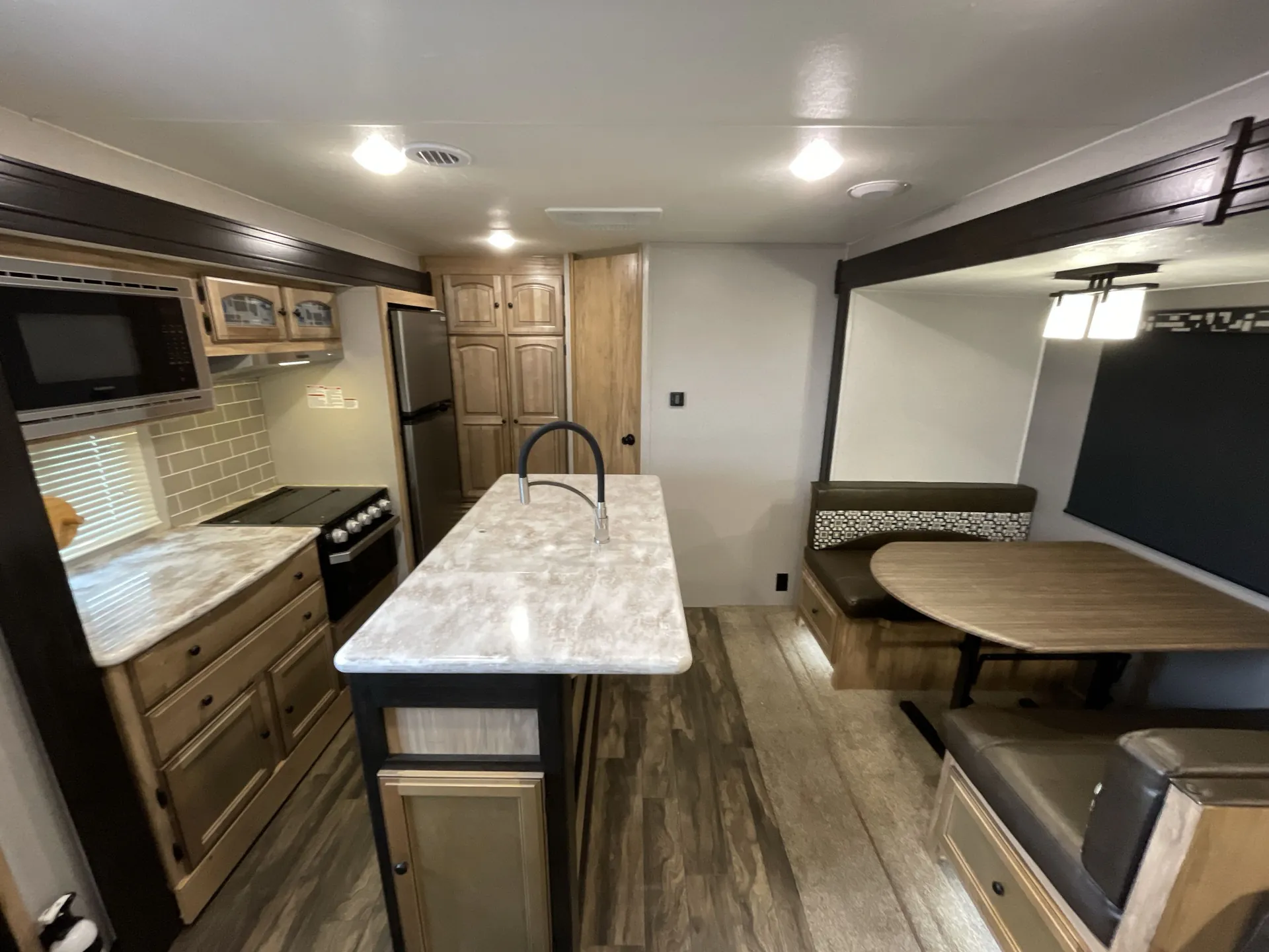 2019 Coachmen Freedom Express Liberty Edition 320BHDSLE — living area main