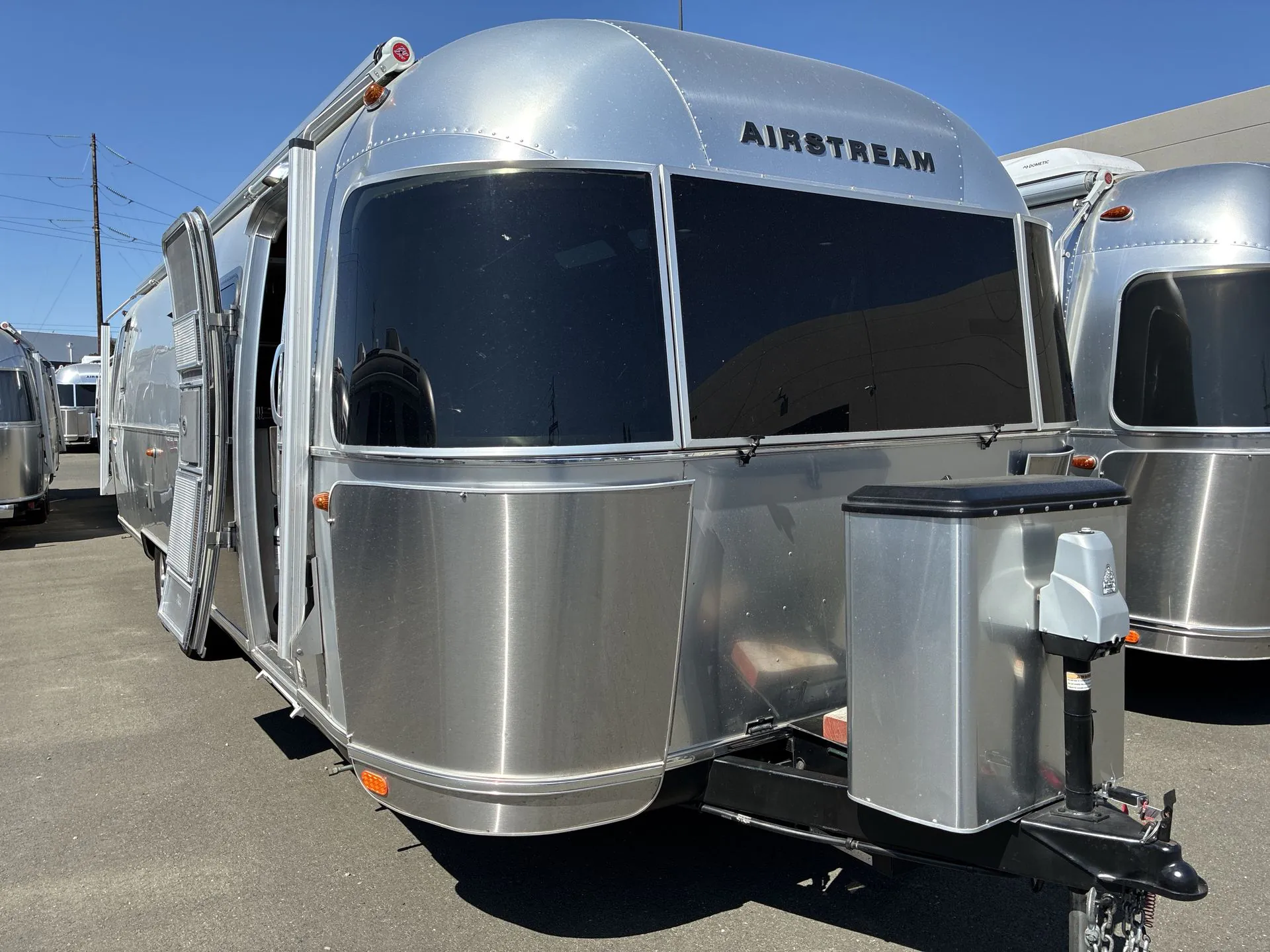 2019 Airstream International 30RB - Photo 2