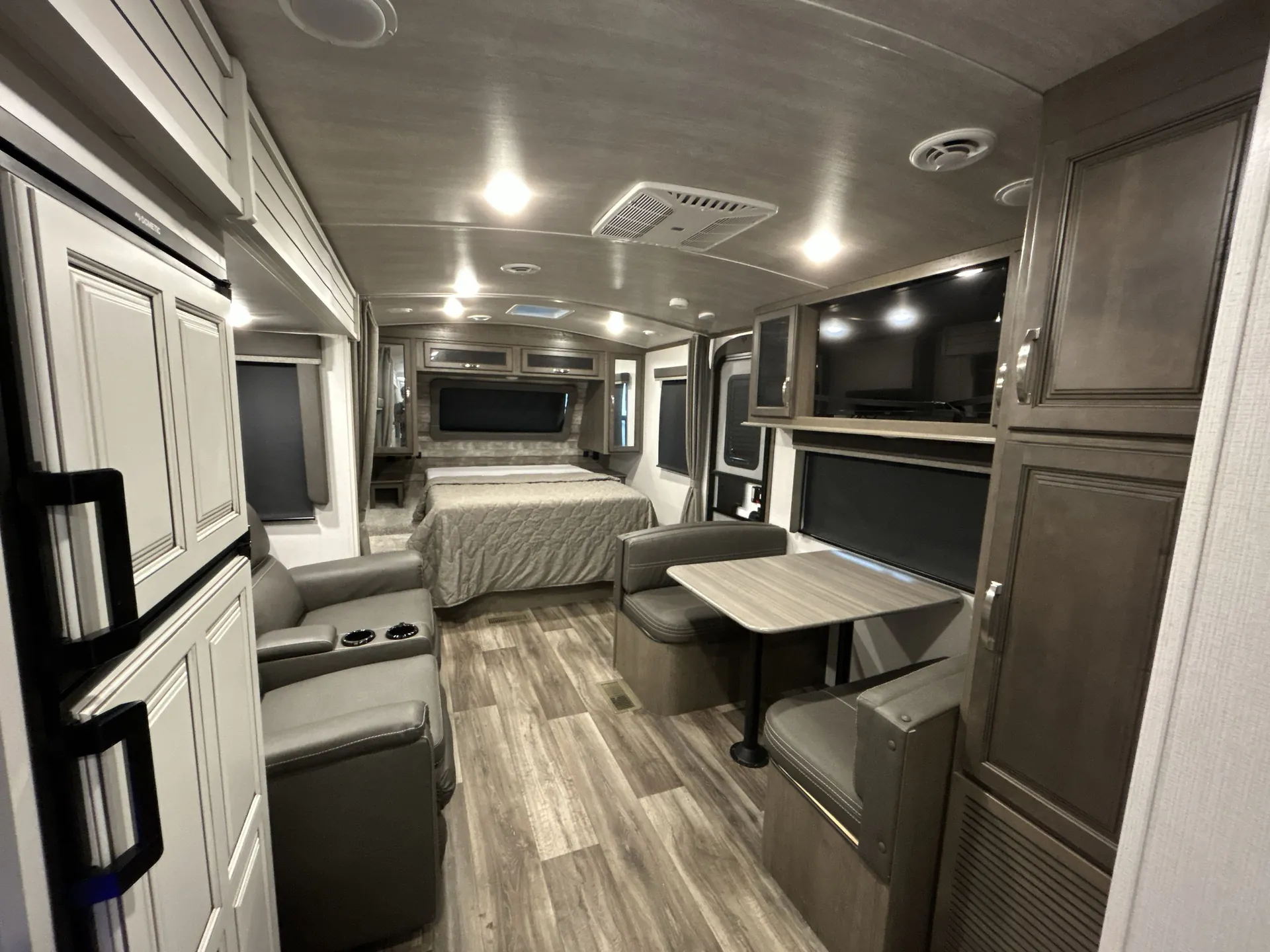 2021 Keystone Cougar Half-Ton 22MLS — living area main