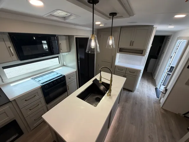 2025 Brinkley Model Z AIR 310, Photos photo 10
