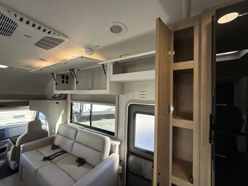 2027 Thor Motor Coach Freedom Elite 31FE, Photos photo 6
