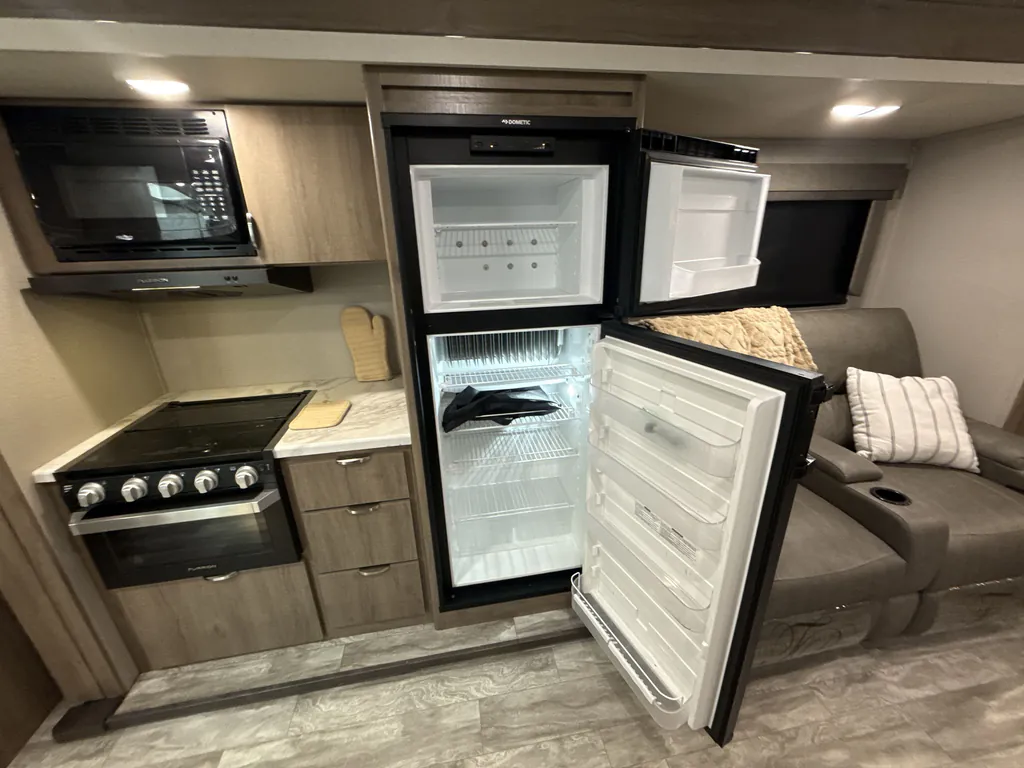 2021 Grand Design Imagine XLS 22MLE, Photos photo 9