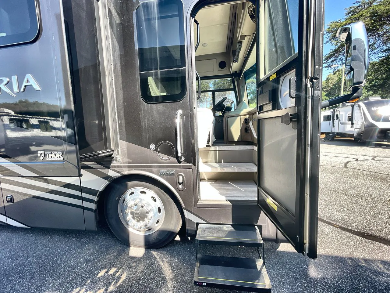 2023 Thor Motor Coach Aria 4000 - Photo 2
