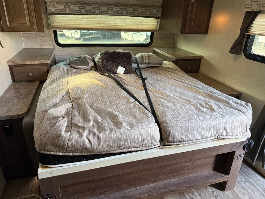 2018 Forest River Flagstaff Micro Lite 25BRDS, Photos photo 19