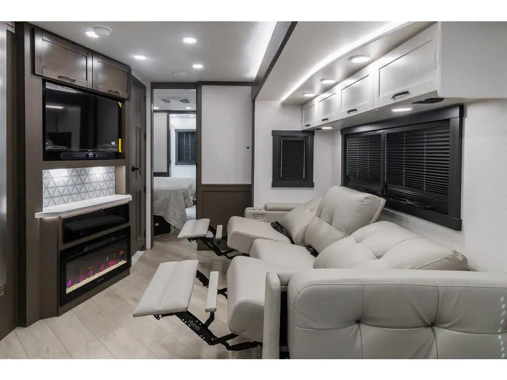 2027 Entegra Coach Accolade 37K, Photos photo 12
