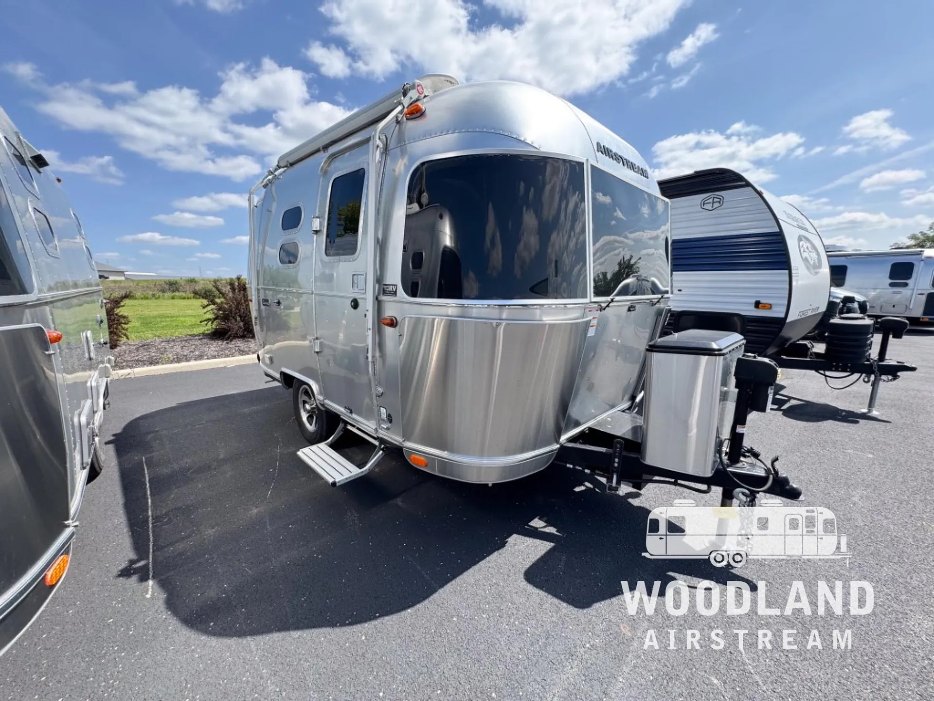 2022 Airstream Caravel 16RB - Photo 2