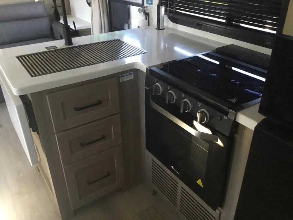 2027 Forest River Rockwood Mini Lite 2509S, Photos photo 4
