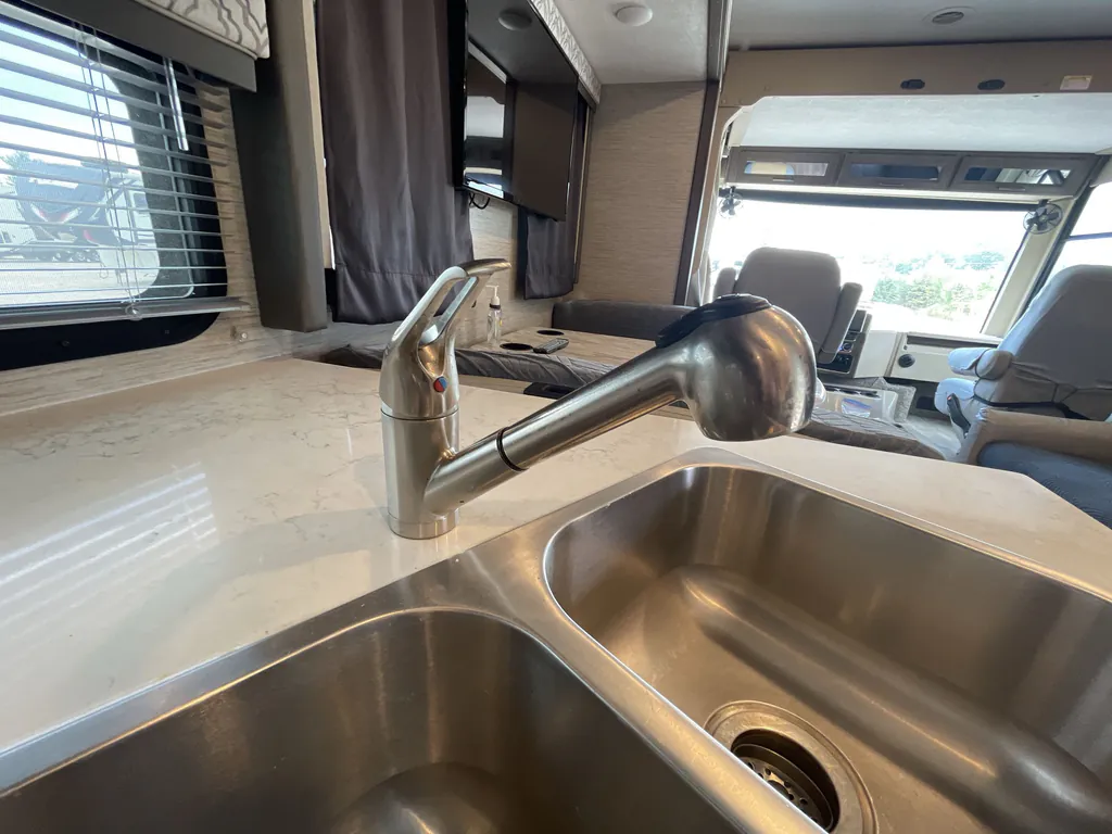 2022 Thor Motor Coach Freedom Traveler A32, Photos photo 8