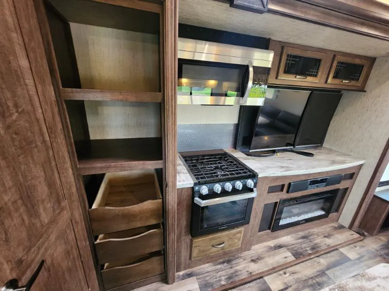 2019 Forest River Sierra Destination 399LOFT, Photos photo 14