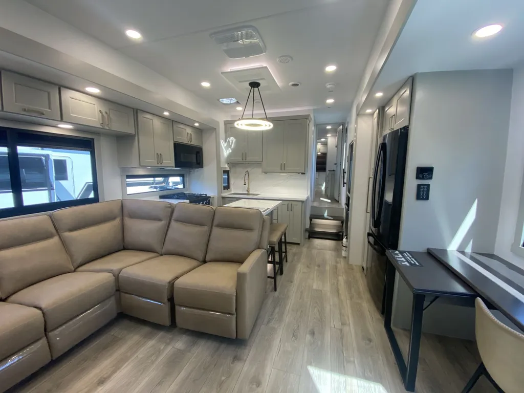 2026 Brinkley Model G 4150, Photos photo 7