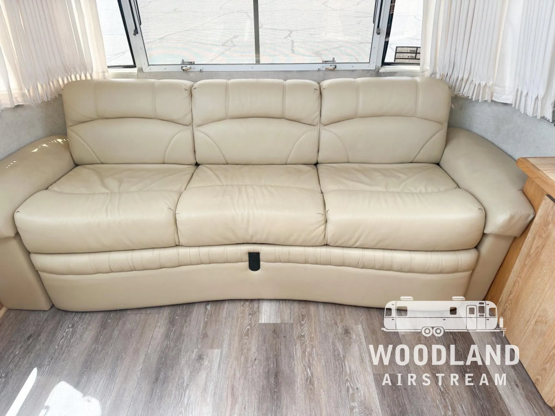 2005 Airstream Classic 31 - Photo 3