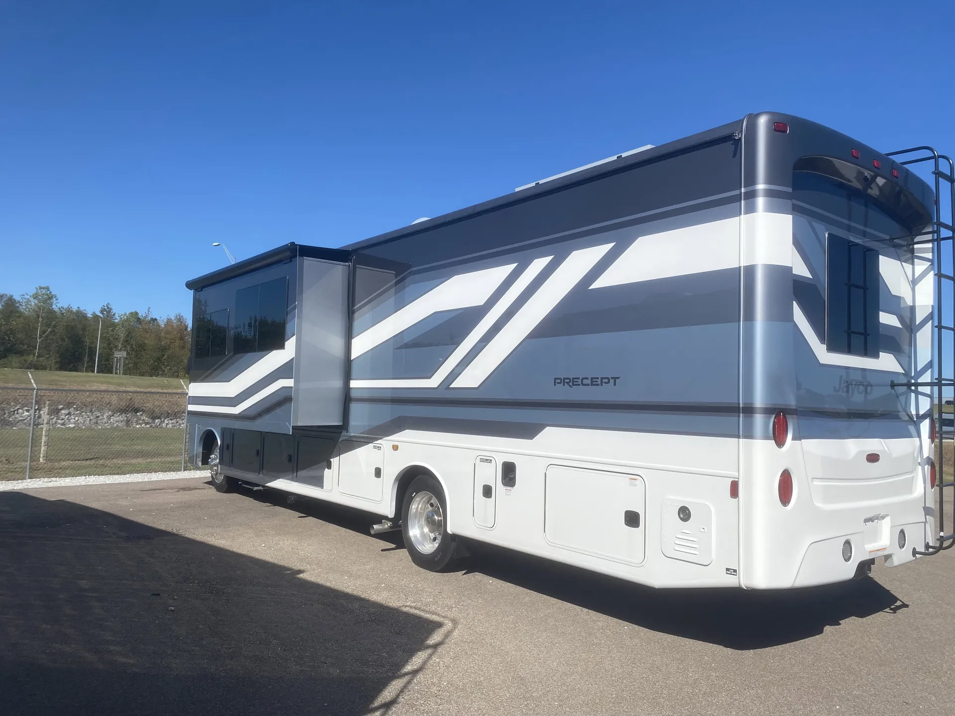 2026 Jayco Precept 34G - Photo 4