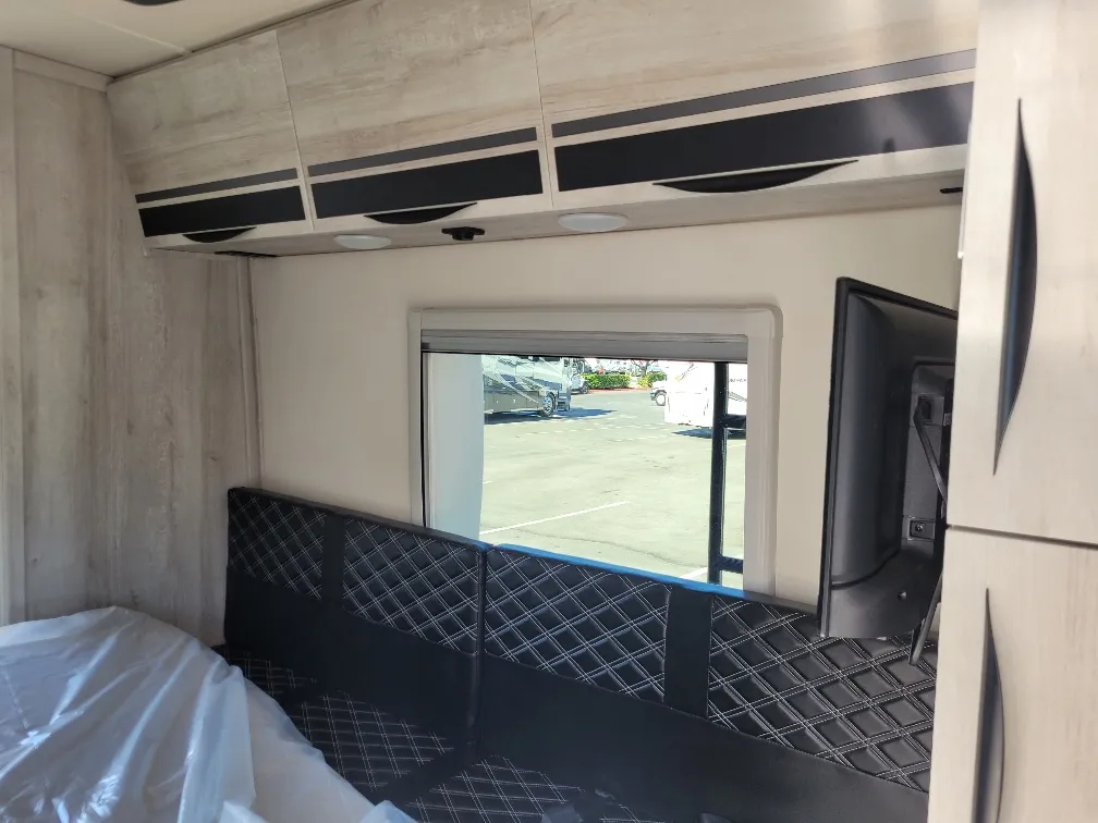 2027 Chinook RV Bayside TB, Photos photo 8