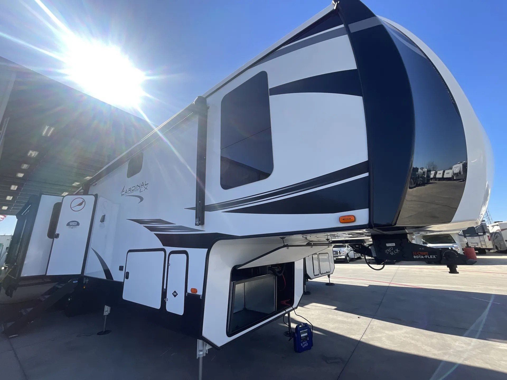 2022 Forest River Cardinal Luxury 380RLX - Photo 2