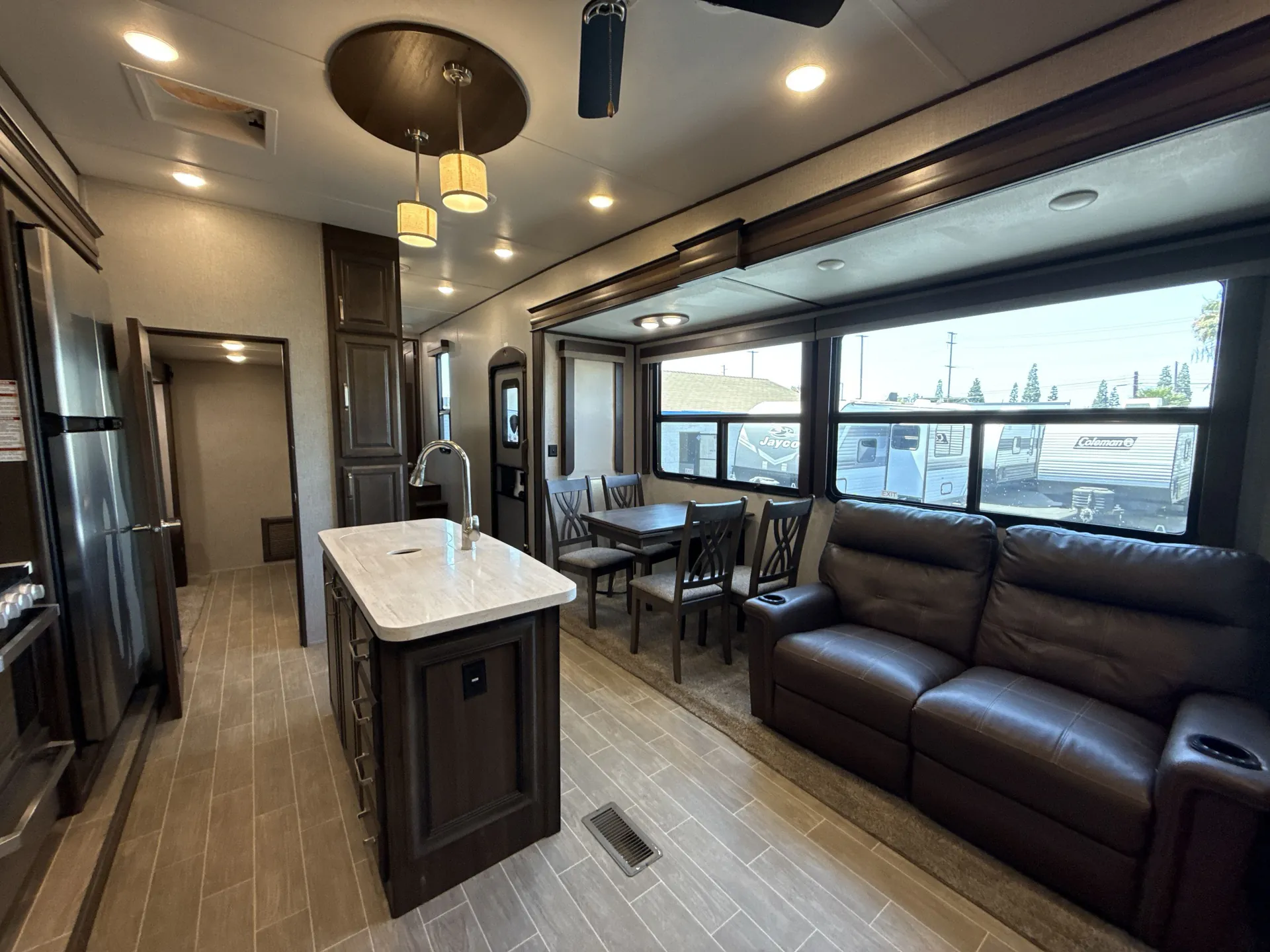 2020 Keystone Avalanche 365MB — living area main