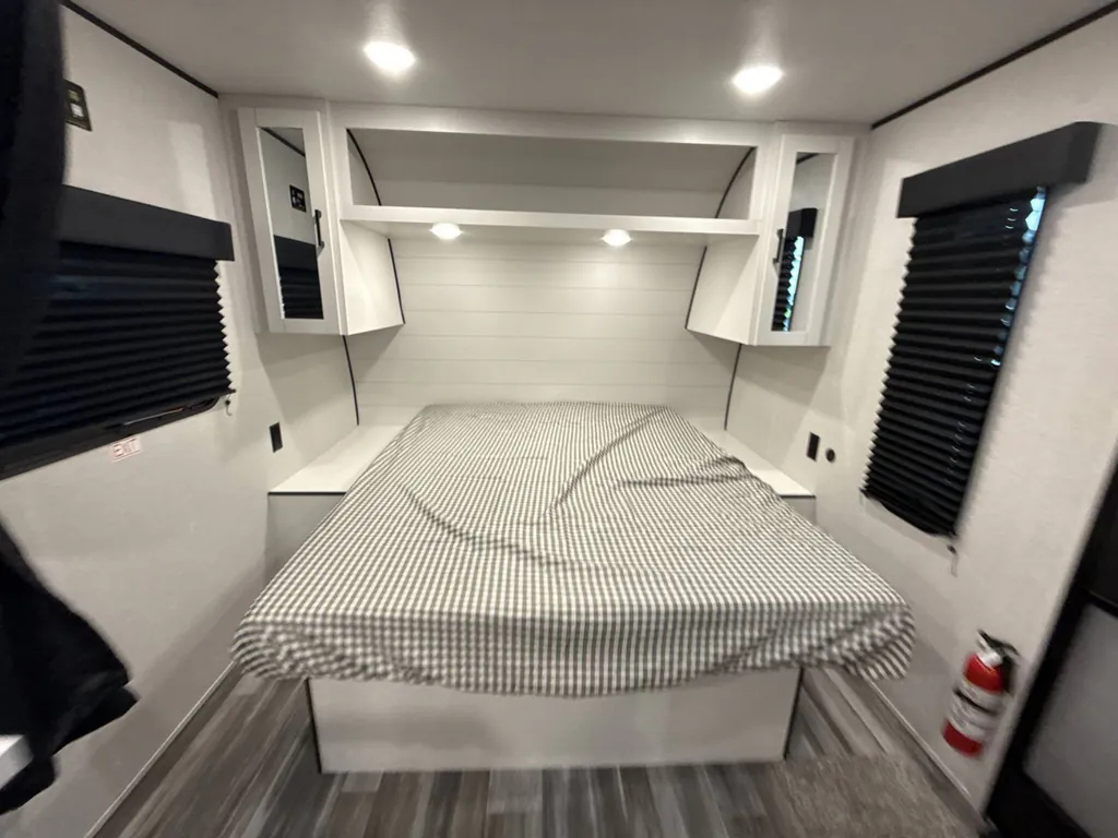 2027 Jayco Jay Flight 175FQ, Photos photo 3