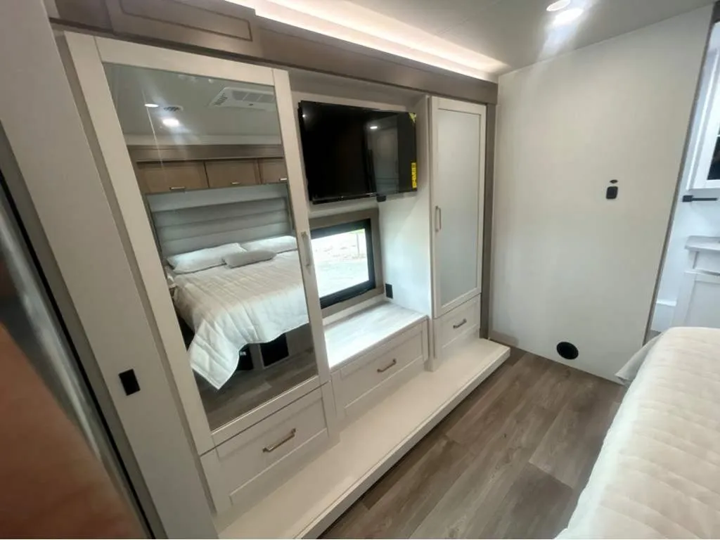 2027 Entegra Coach Vision XL 36C, Photos photo 30
