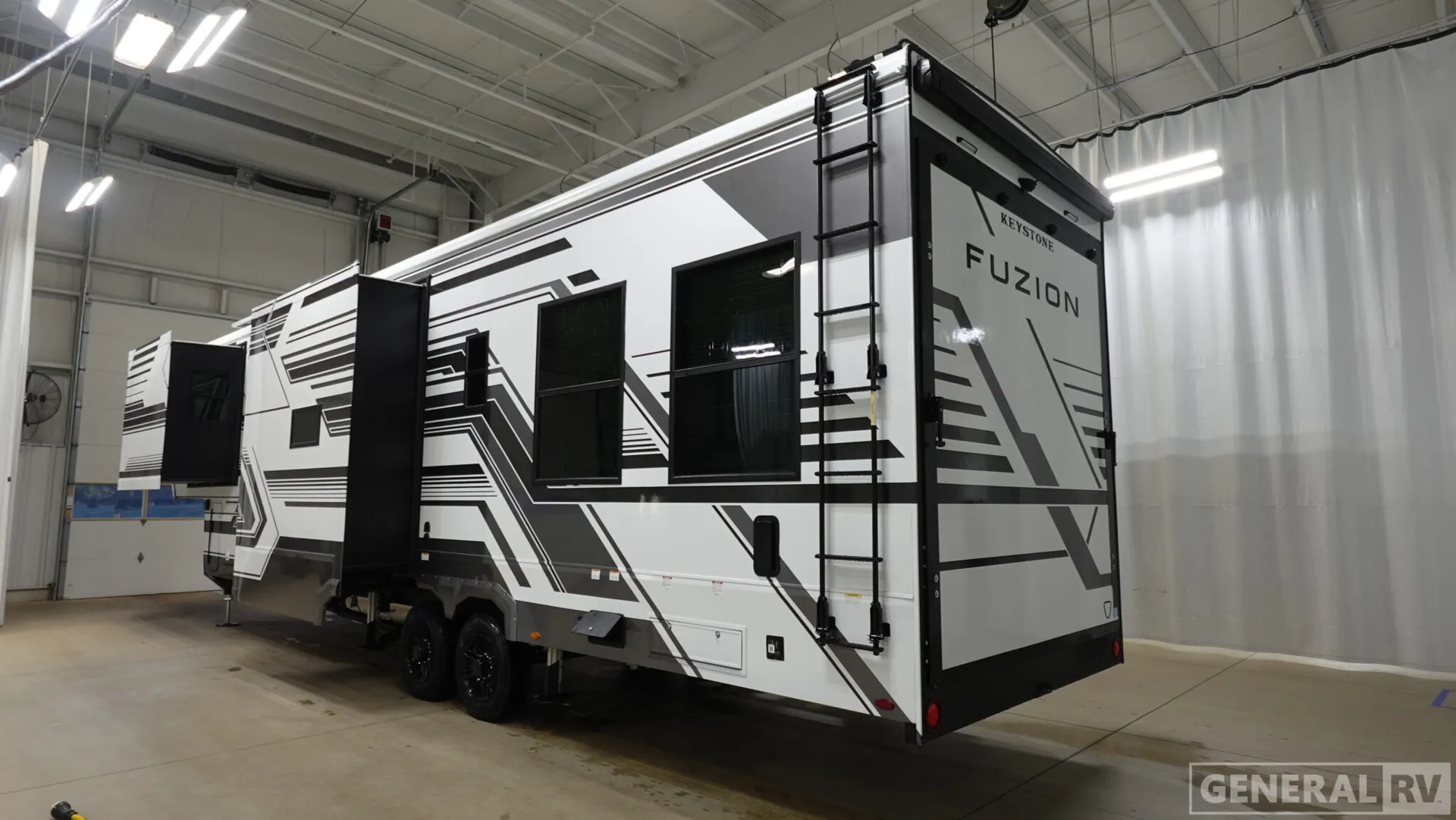 2026 Keystone RV Fuzion 373 - Photo 4
