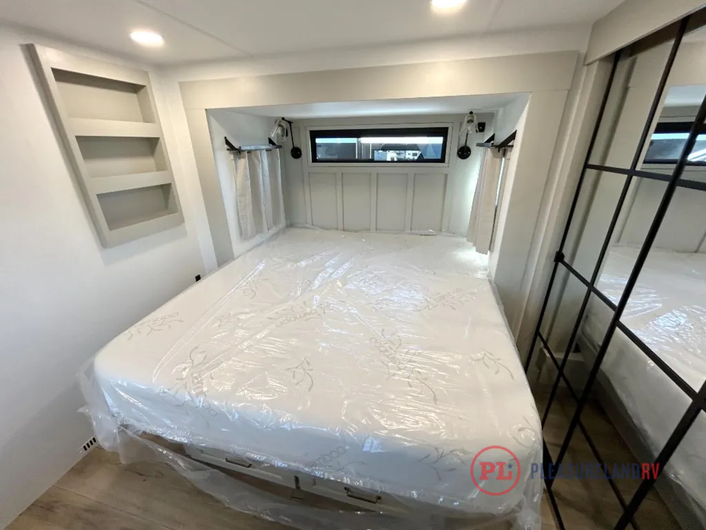 2026 Brinkley Model G 4100, Photos photo 40