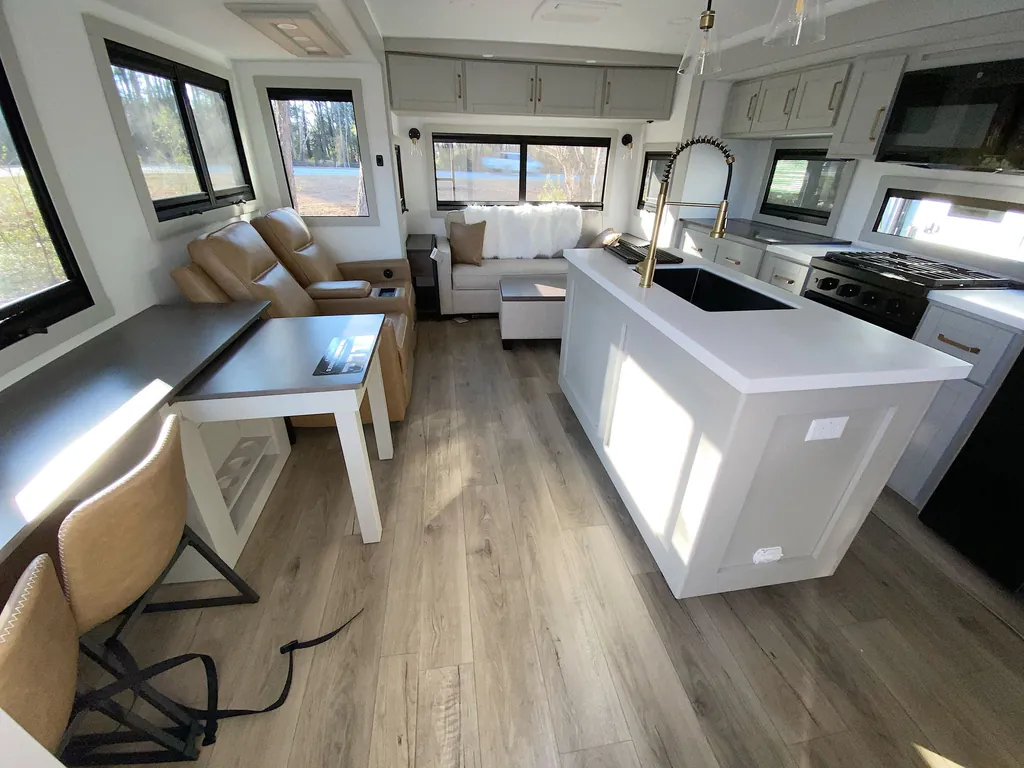 2026 Brinkley Model Z Air 297, Photos photo 20